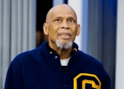 开云体育官方网站-尼克斯意外失利，教训深刻需检讨