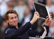 开云体育平台APP-关于拉沃尔杯碾压蒙特卡洛大师赛，德约科维奇点燃赛场的信息