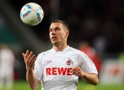 开云体育官网-加维存在感拉满，突尼斯与里昂的战术博弈，一场现代足球的微观实验