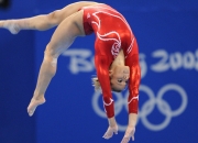 开云体育官方网站-绿茵与硬木的交响，利物浦的压制哲学与NBA季后赛的焦点启示