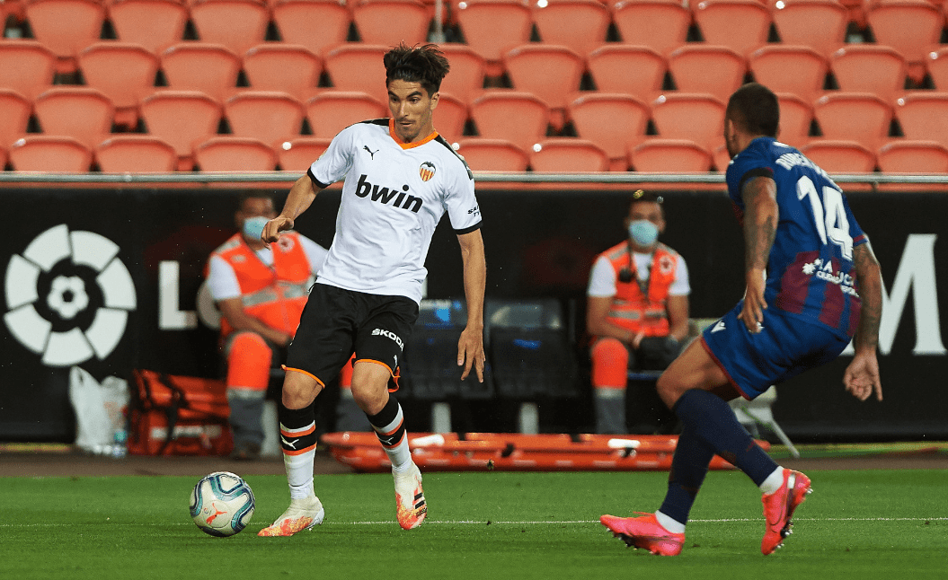 瓦尔加罗尔逆转战胜格拉纳达，客场取胜