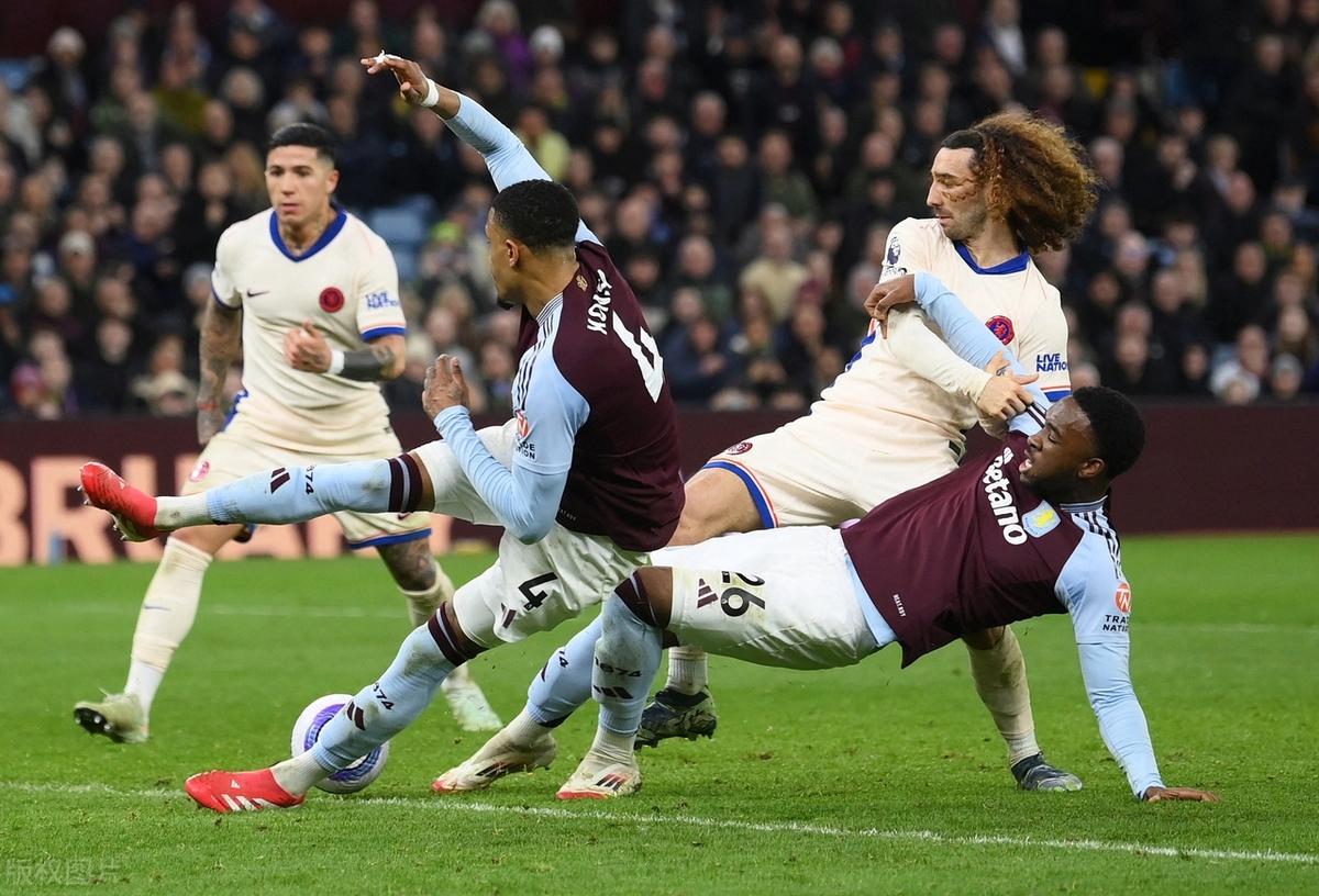 关于切尔西客场负于南安普敦，领先优势缩小的信息