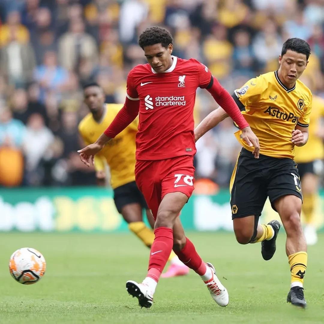 利物浦挑战狼队，英超豪强斗志昂扬！