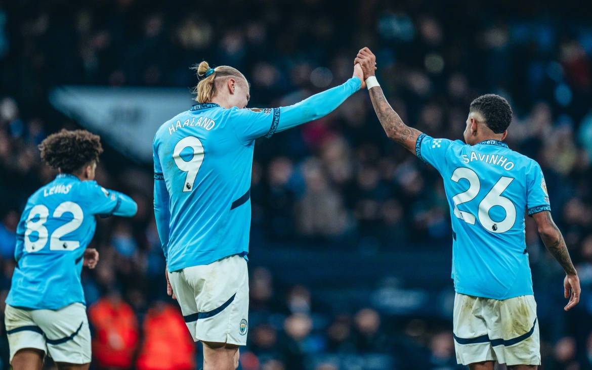 关于红军之战！谁能在曼联对阵西汉姆联的比赛中稳占主动？的信息