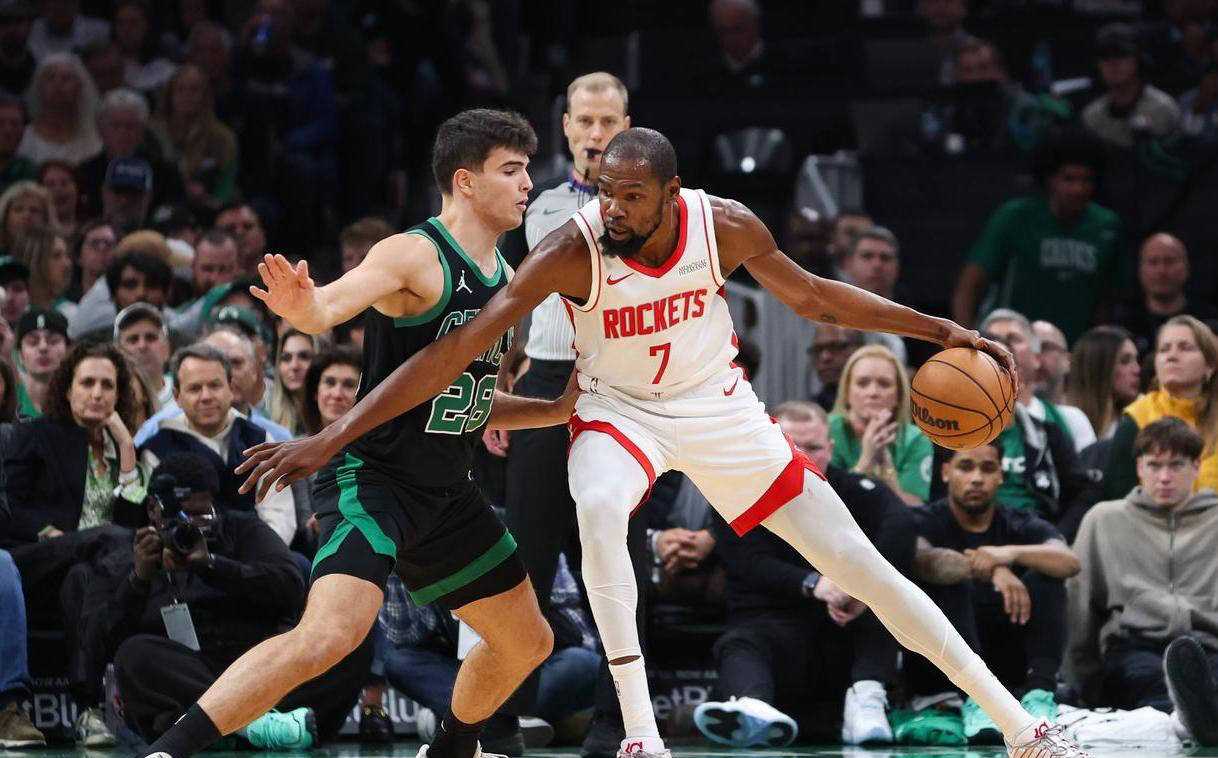 火箭展现出色实力,将比赛战术发挥到极致 火箭展现出色实力,将比赛战术发挥到极致