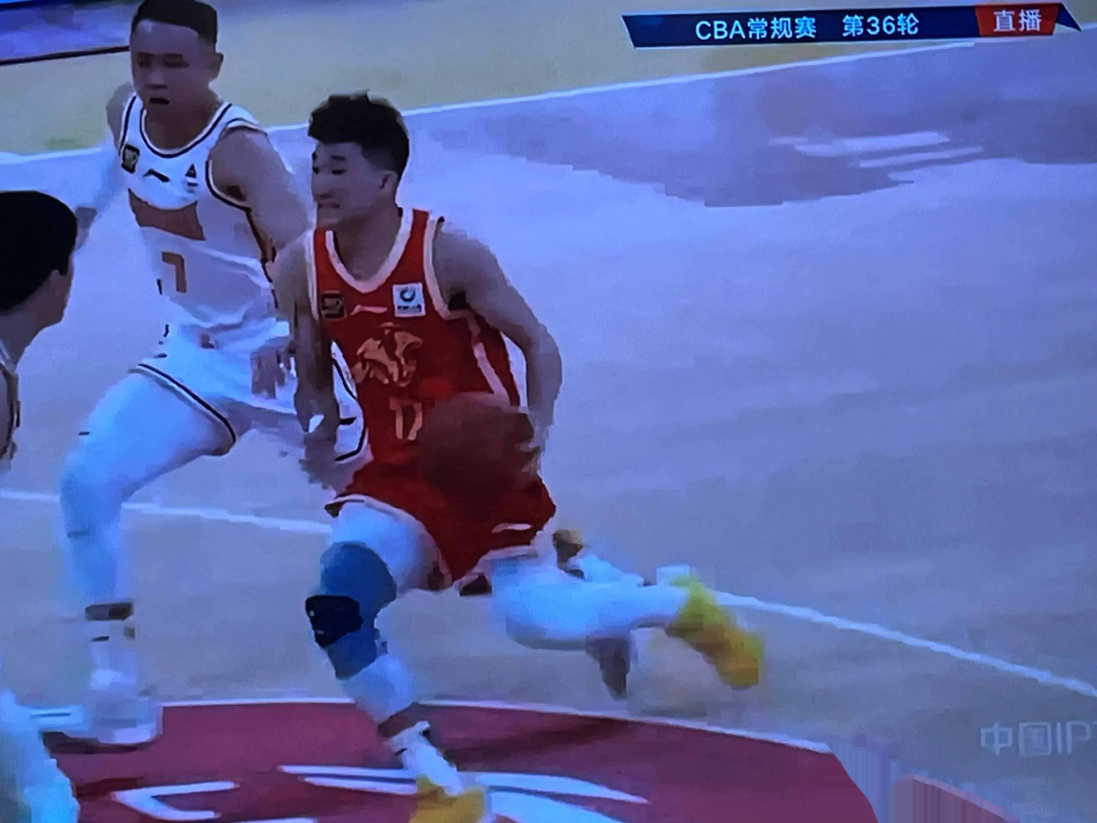 比赛中双方激战正酣，谁能笑到最后