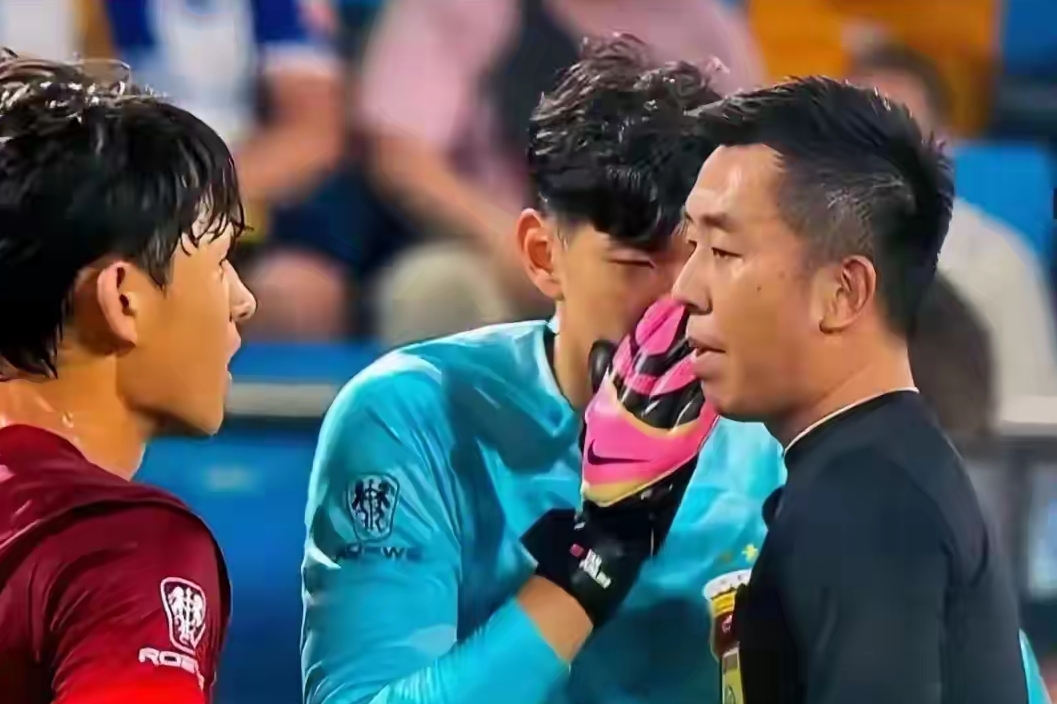 球员之间的较量让人脱口而出掌声