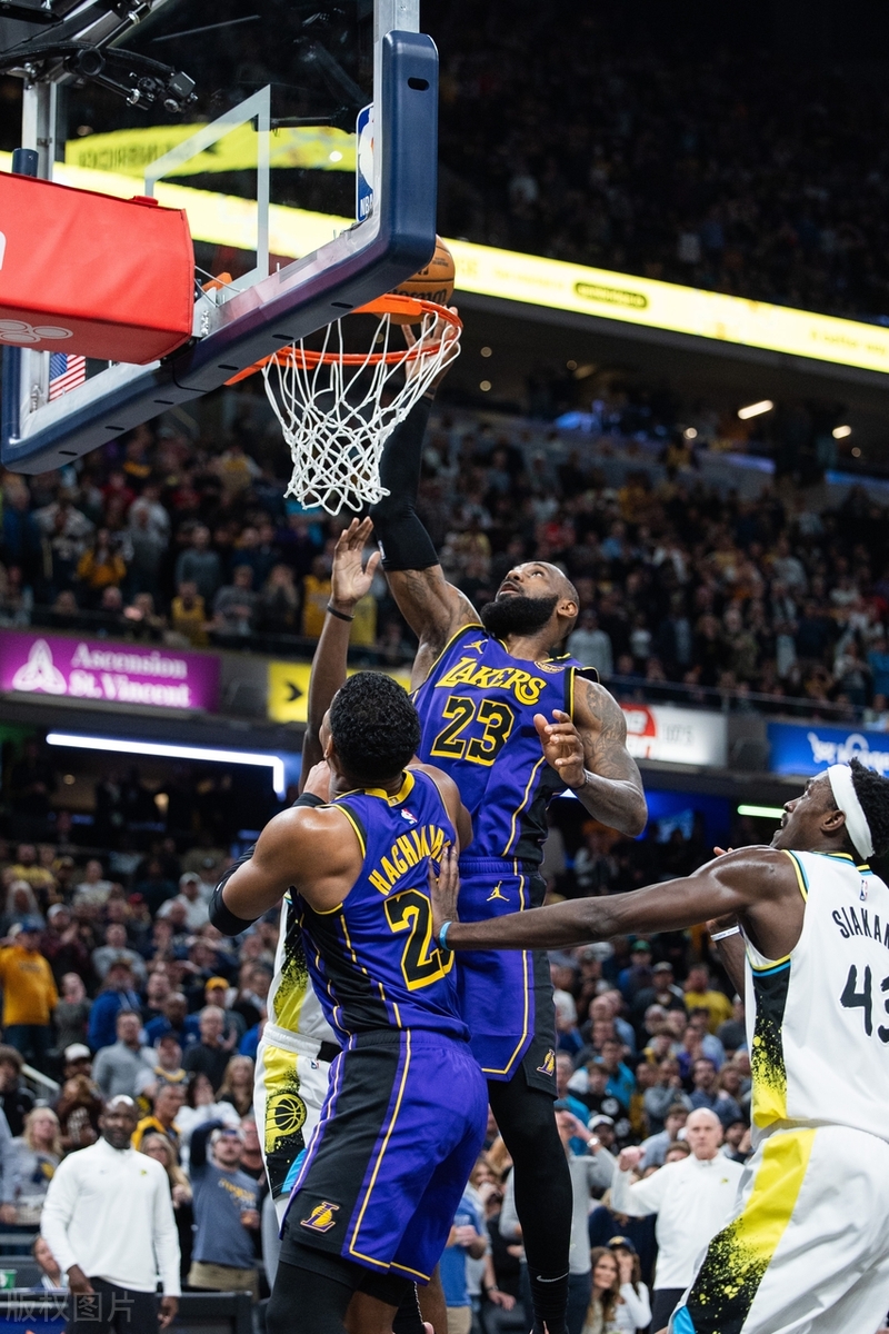 凯尔特人B队血洗勇士，詹姆斯关键制胜的简单介绍