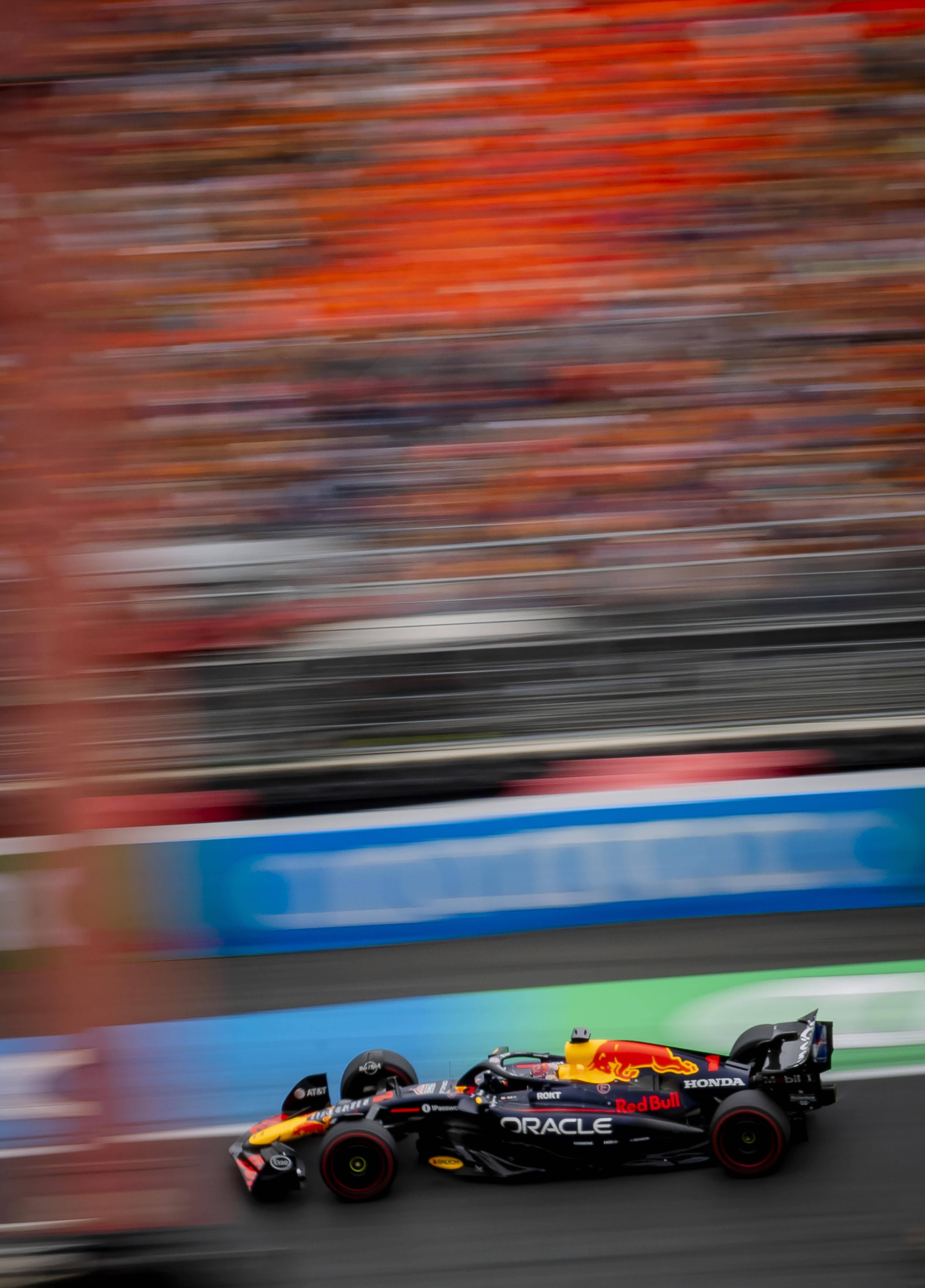 雷诺车队力克红牛车队，皮亚斯特里点燃赛场的简单介绍