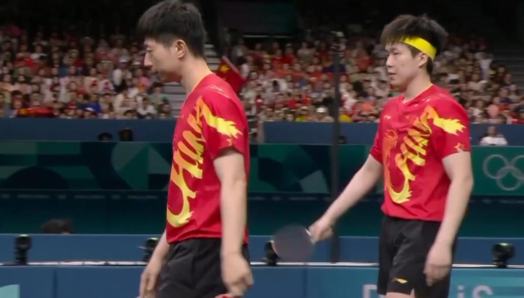 中国队逆转瑞典队，马龙点燃赛场