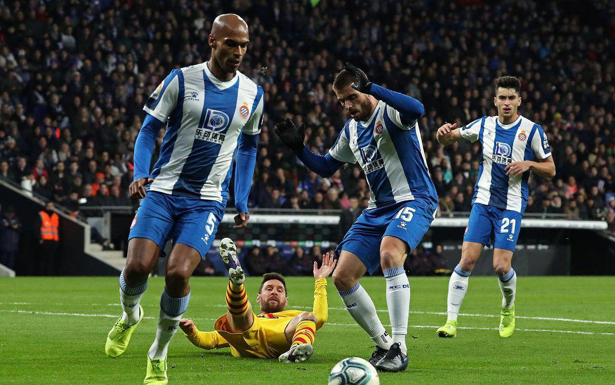 西班牙鏖战葡萄牙，奥亚尔萨瓦尔状态火热的简单介绍