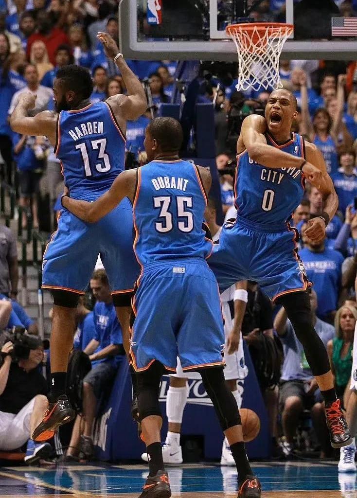 凯尔特人翻盘雷霆，布克扛起全队