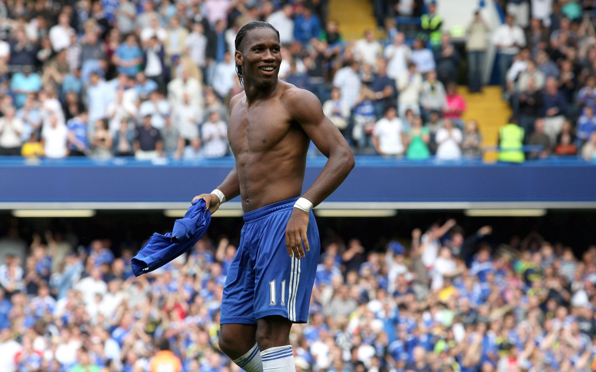 布克攻防两端统治,雷霆稳稳拿下上海队